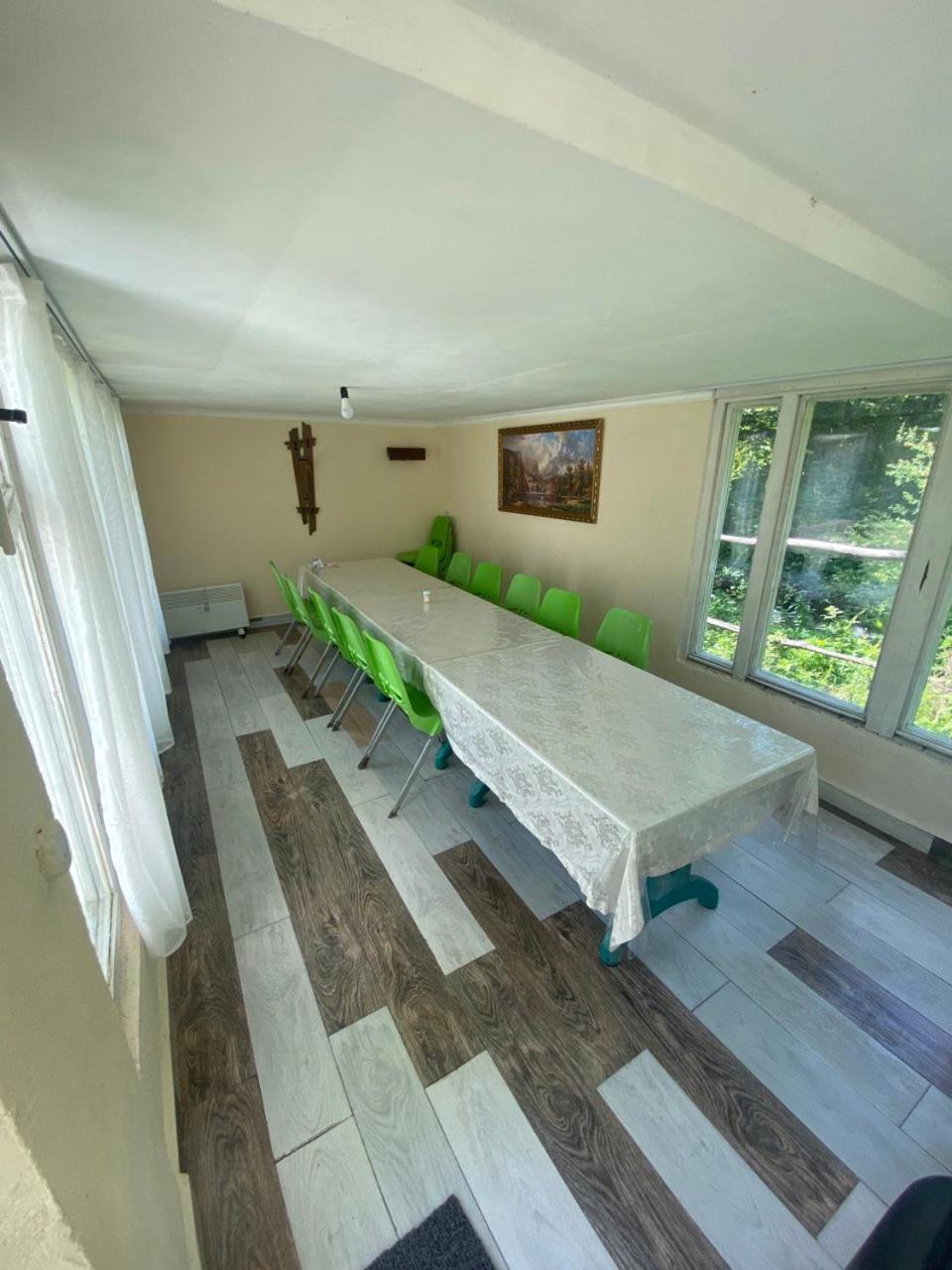 Basuta Guesthouse Капан Экстерьер фото