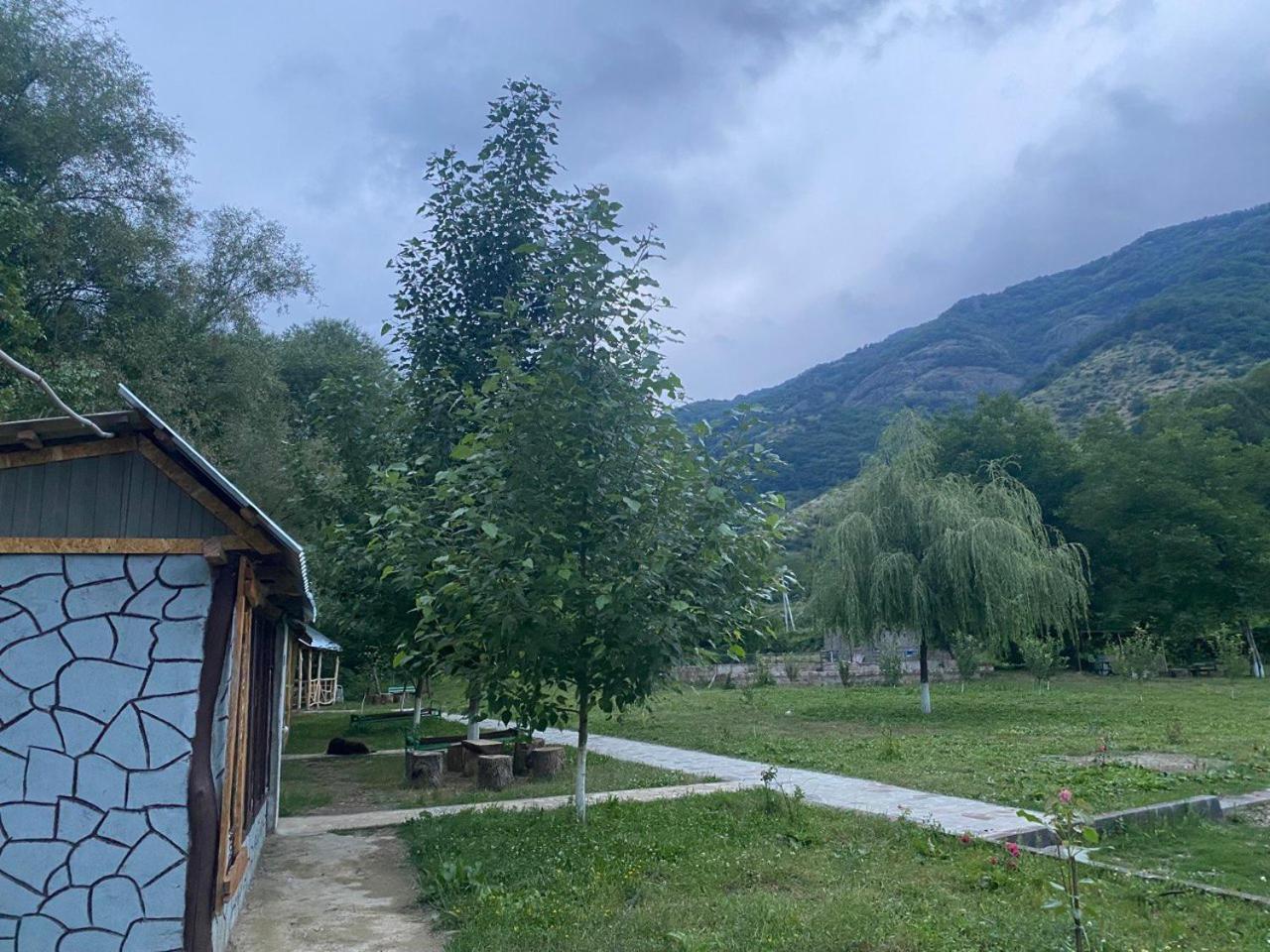 Basuta Guesthouse Капан Экстерьер фото